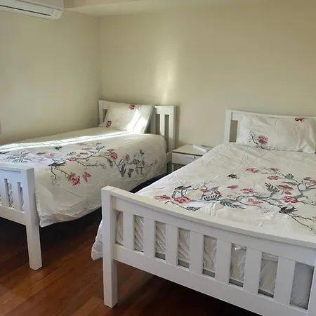Granadilla St 2张超大单人床走路到商场公交站 G3 Homestay *