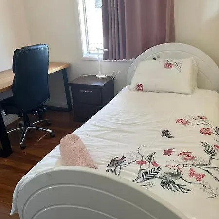 Homestay Granadilla St 走路10分钟到商场公交站单人房g1
