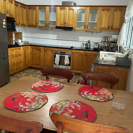 Mains Rd 超大4人带厨房卫浴办公 M1 Homestay