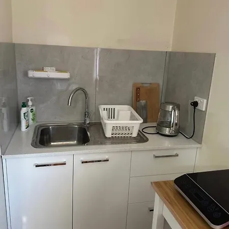 Homestay Granadilla St Queen Bed For Couple 独立附属公寓g5