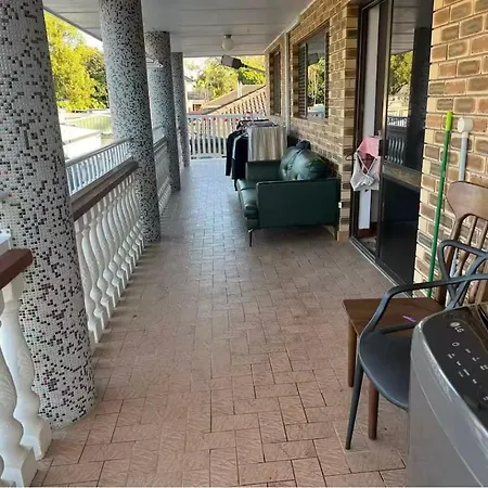 Mains Rd 超大4人带厨房卫浴办公 M1 Homestay Brisbane