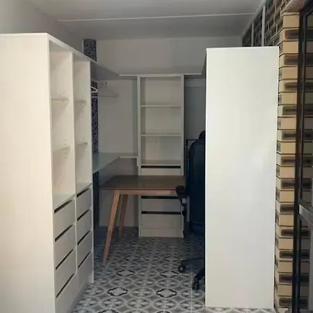 Mains Rd 带厨房卫浴泳池附属公寓m4 Homestay *