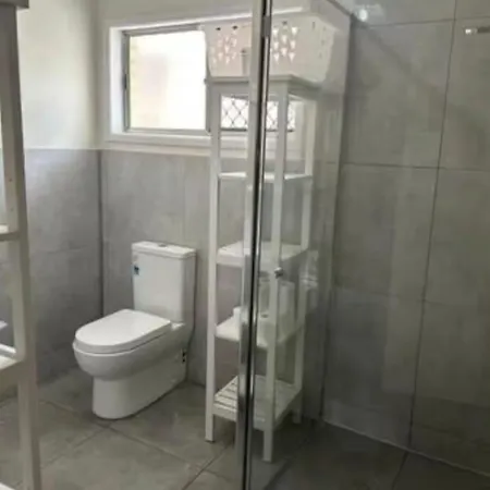 Homestay Granadilla St 2张超大单人床走路到商场公交站 G3