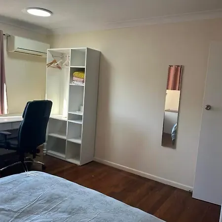 Homestay Granadilla St 超大间2张床走路到公交站商场g2 *