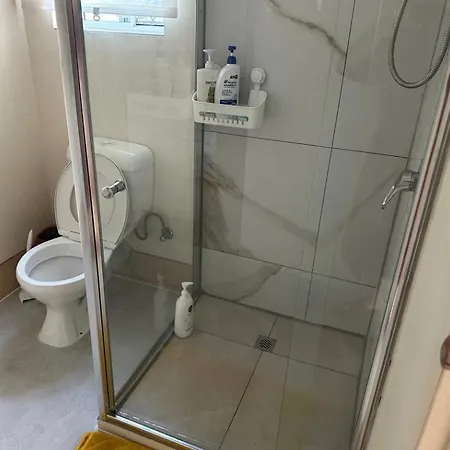 Granadilla St 超大独立附属公寓g4 Homestay *