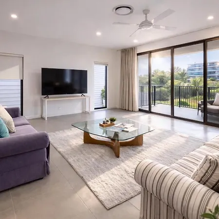 Modern 4br 3bath Duplex Near Train Station Stylish Comfortable *