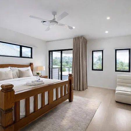 Villa Modern 4br 3bath Duplex Near Train Station Stylish Comfortable *