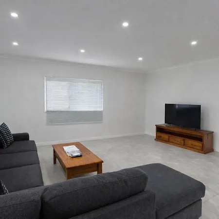 Entire House Walk To South Bank Mater Holiday home Brisbane