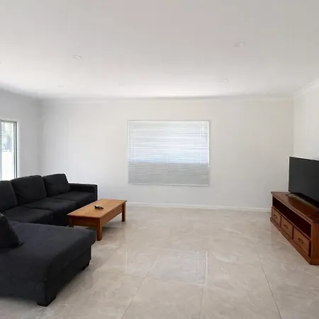 Entire House Walk To South Bank Mater