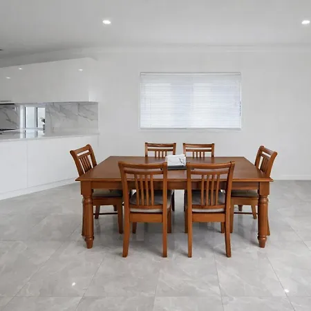Entire House Walk To South Bank Mater Holiday home