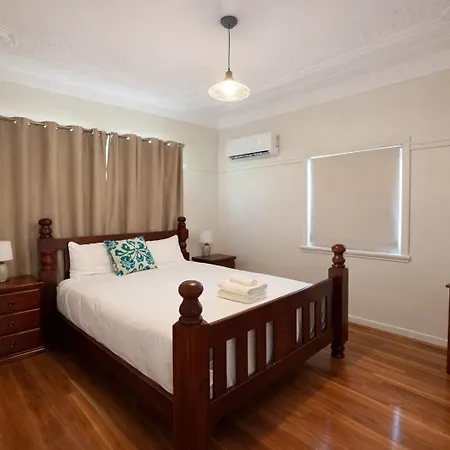 Entire House Walk To South Bank Mater * Brisbane