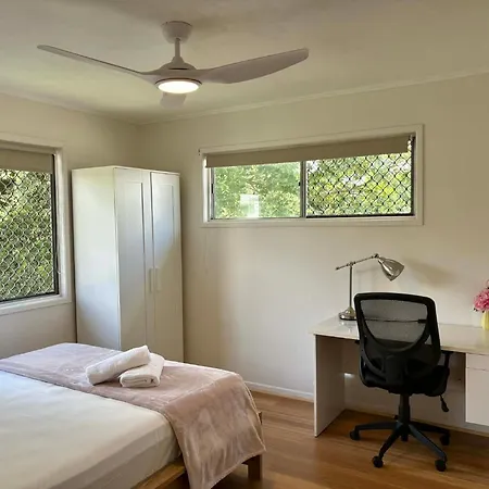 Welcome To Your Leafy Retreat In Graceville 3* Brisbane