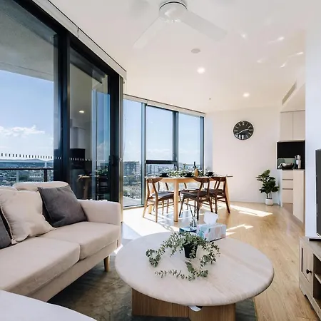 Apartment Skyline Serenity 2br With River & Views *