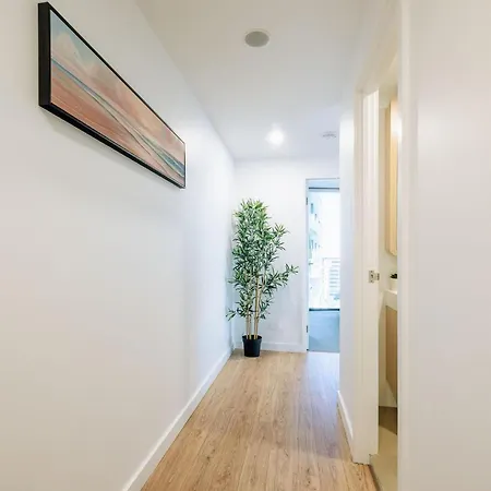 Apartment Skyline Serenity 2br With River & Views Brisbane