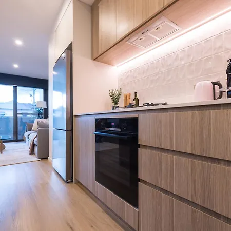 Apartment Stunning Sunset Rooftop River & City Views, Sauna, Carpark, Gym