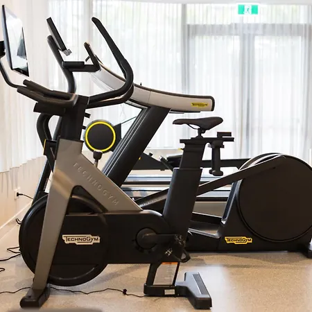 Stunning Sunset Rooftop River & City Views, Sauna, Carpark, Gym * Brisbane