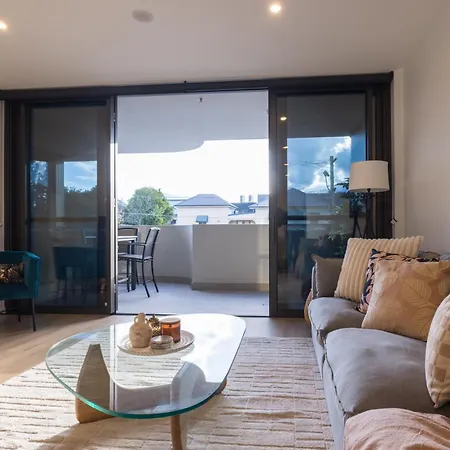 Stunning Sunset Rooftop River & City Views, Sauna, Carpark, Gym Brisbane