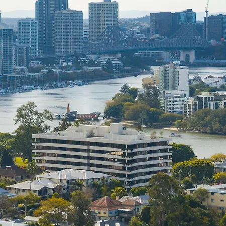 Stunning Sunset Rooftop River & City Views, Sauna, Carpark, Gym * Brisbane