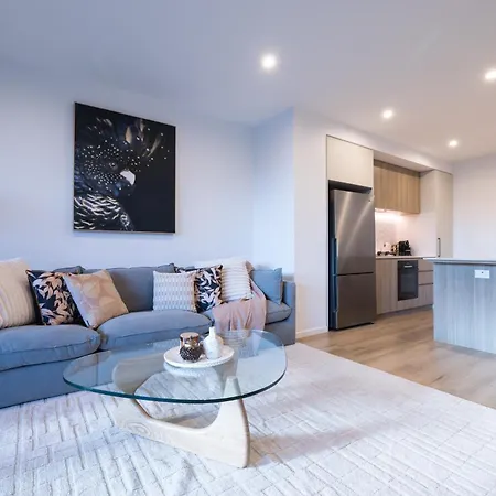 Stunning Sunset Rooftop River & City Views, Sauna, Carpark, Gym * Brisbane