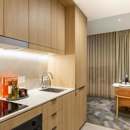 Hotel Adina Chermside 4*