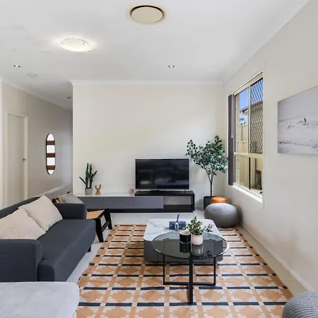 Spacious 4br Family In Inala Quiet Street Holiday home *