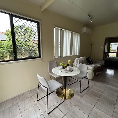 Holiday home Cozy 1br Flat In Sunnybank Solo And Couple Travelers *