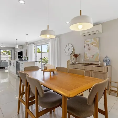 Holiday home Spacious 4-bed House With Secure Parking Brisbane