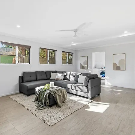 Spacious 3br In Quiet Tarragindi Location Holiday home