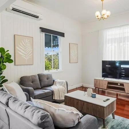 Holiday home Spacious Upper 3br Family In Quiet Tarragindi