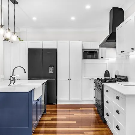 4bdr Queenslander With Pool Near Manly Esplanade Brisbane