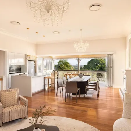 6mil Luxe Hilltop 6 Bedroom Heritage Mansion *