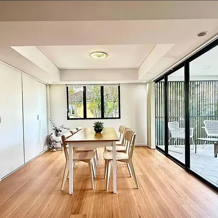 Apartment 3br, 2 Baths - Stylish In Kangaroo Point *