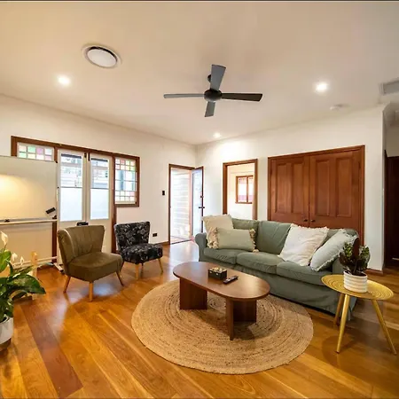 3br Charming Queenslander Mins Drive To Cbd And Gabba Stadium! Holiday home