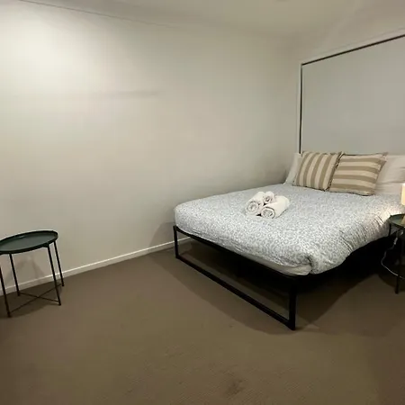 Modern 3bdr Townhouse In Bellbird Park *