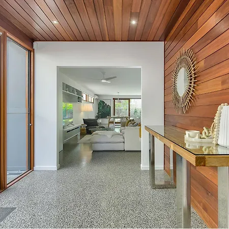 Elegant Ascot Retreat Three Bedroom *