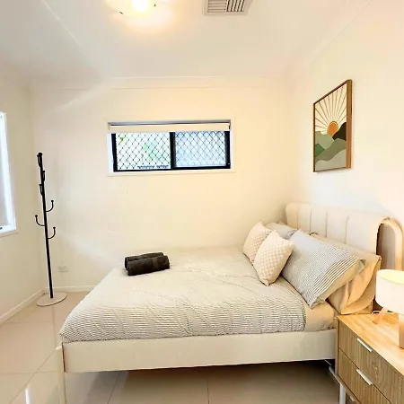 1em Abnb-style 5br, 2 Parking-patio, 5 Mins To Westfield *
