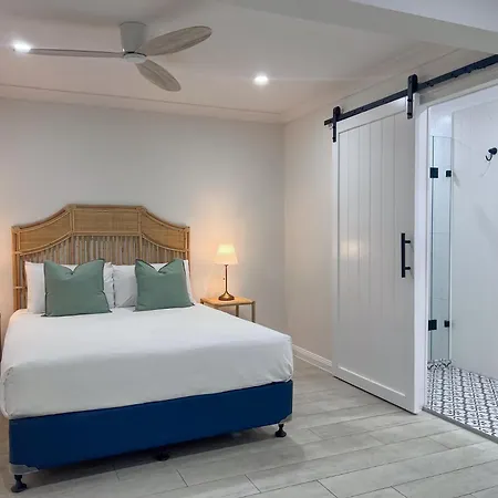4bdr Queenslander With Pool Near Manly Esplanade Holiday home