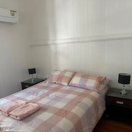 Gabba Beautiful Guest house Brisbane