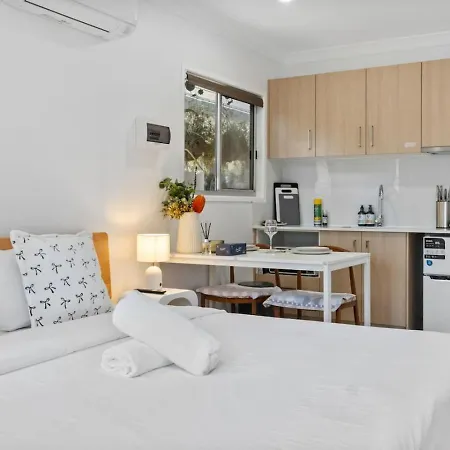 Walk To Westfield For Solo Traveler Holiday home Brisbane