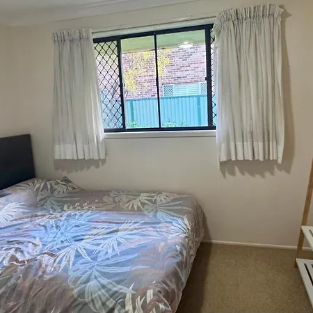 Homestay Walk To Market Square And Garden City! Macgregor *