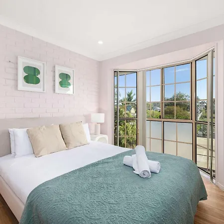 Pool & Tennis Court 3br Bright Mt Gravatt Retreat Holiday home Brisbane