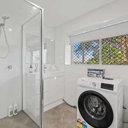 Private King Bed Near Garden With Kitchen Holiday home