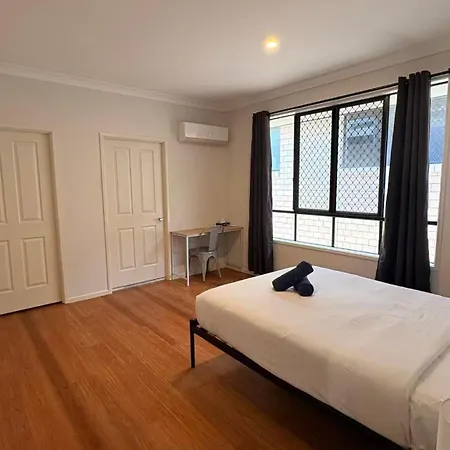 Guest house 14c Breeze Ensuite In Coopers Plains