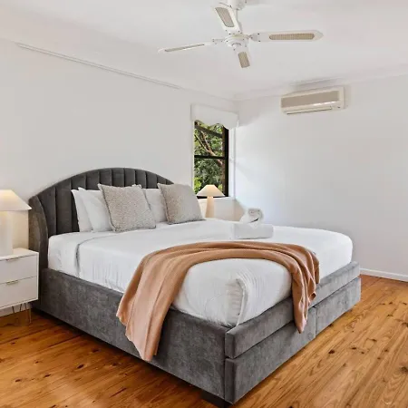 Spacious 4br Family In Sunnybank Holiday home