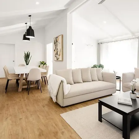 Holiday home Spacious 4br 3 Bathroom Sunnybank Retreat *