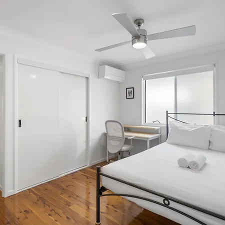 Bright 3-bed In Leafy Annerley Holiday home *