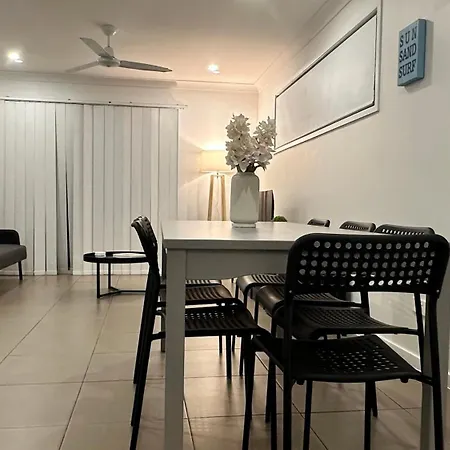 Modern 3bdr Townhouse In Bellbird Park Holiday home *