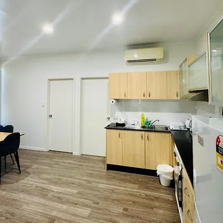 Stayeazy Homestay