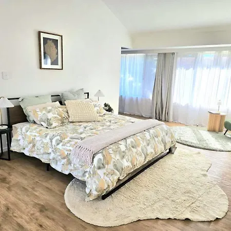Spacious 4br 3 Bathroom Sunnybank Retreat Holiday home Brisbane