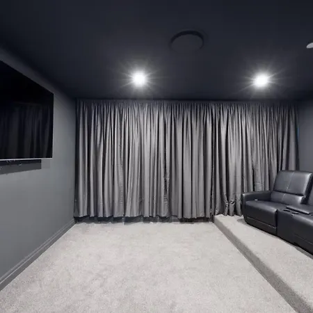 6mil Luxe Hilltop 6 Bedroom Heritage Mansion